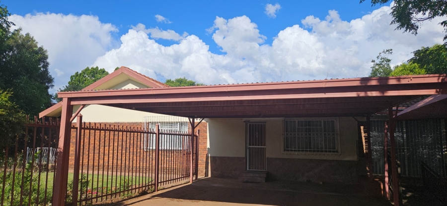 5 Bedroom Property for Sale in Universitas Free State